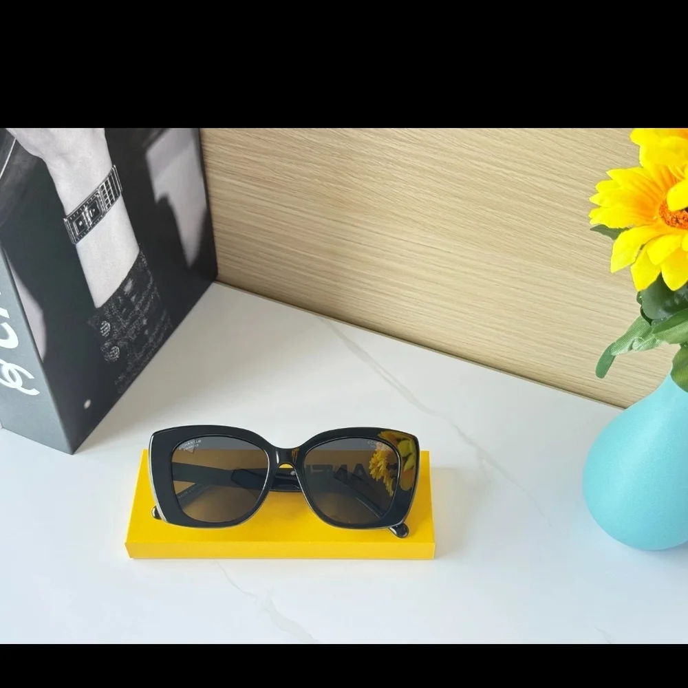 NWT AUTHENTIC Chanel Black Oversized Square Sunglasses 5422B - Picture 4 of 16